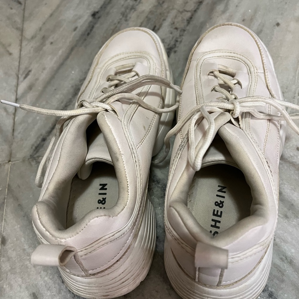 Shein white chunky shoes (Size 40) (reasonable bargaining is available) - Picture 5 of 7